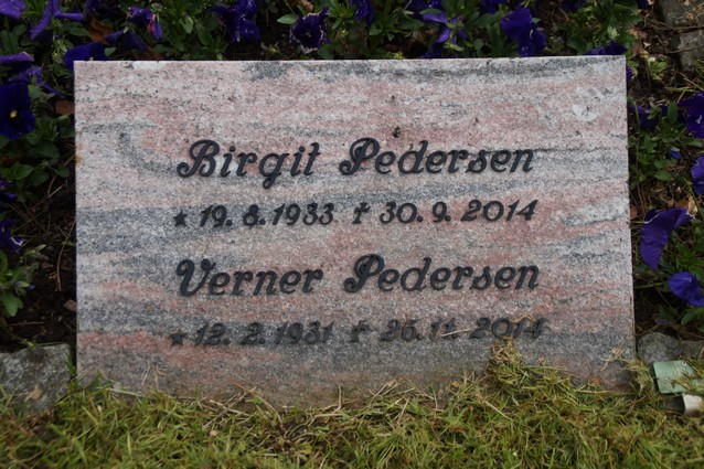 Billede af gravsten på Haslev Kirkegård