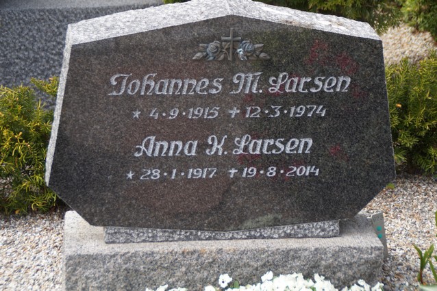 Billede af gravsten på Vejerslev Kirkegård