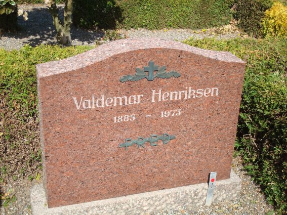 Billede af gravsten på Vejerslev Kirkegård